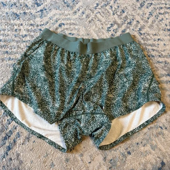 Outdoor voices relay shorts in pebbled forest small - Picture 2 of 4